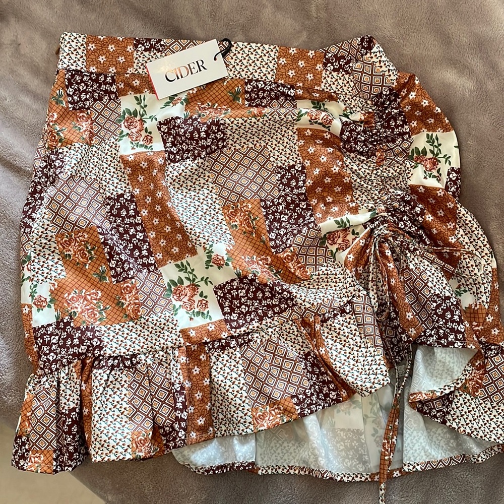 Floral mini skirt